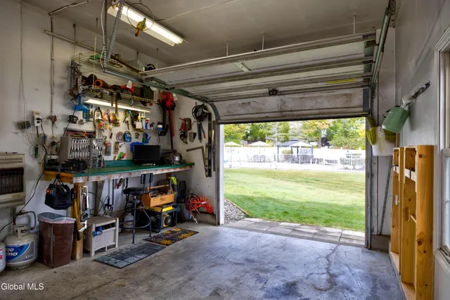 $699,900 | 11 Belleauwood Circle, Colonie, NY 12189