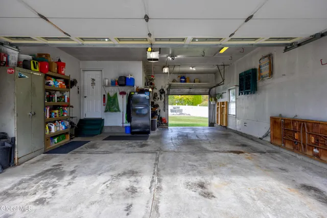 $699,900 | 11 Belleauwood Circle, Colonie, NY 12189