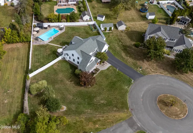 $699,900 | 11 Belleauwood Circle, Colonie, NY 12189