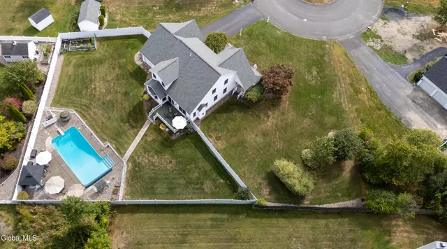 $699,900 | 11 Belleauwood Circle, Colonie, NY 12189