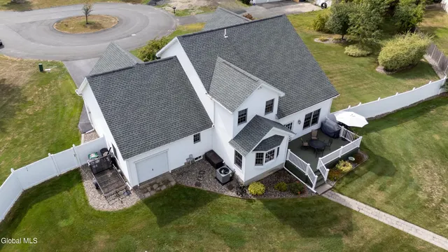 $699,900 | 11 Belleauwood Circle, Colonie, NY 12189