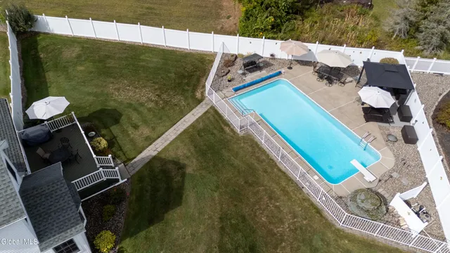 $699,900 | 11 Belleauwood Circle, Colonie, NY 12189