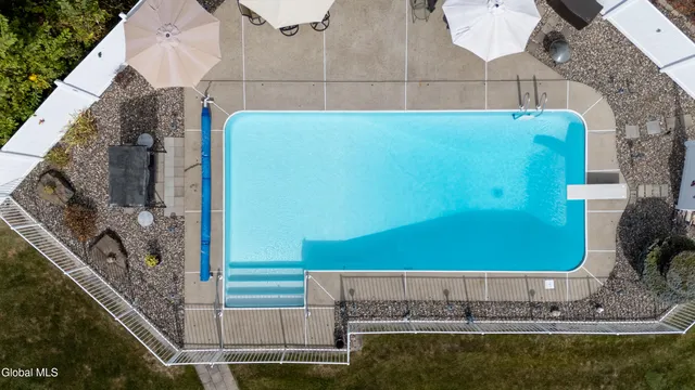 $699,900 | 11 Belleauwood Circle, Colonie, NY 12189