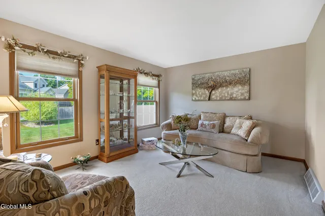 $699,900 | 11 Belleauwood Circle, Colonie, NY 12189