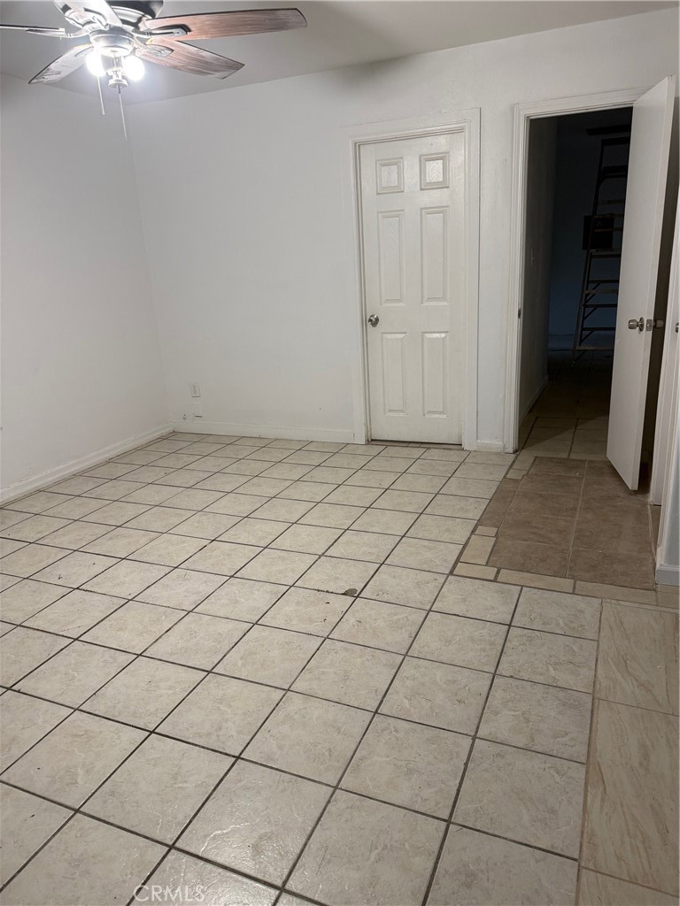 16100 Navajo Road Apple Valley, CA 92307 - Photo 45 of 55 a view of a room & utility room