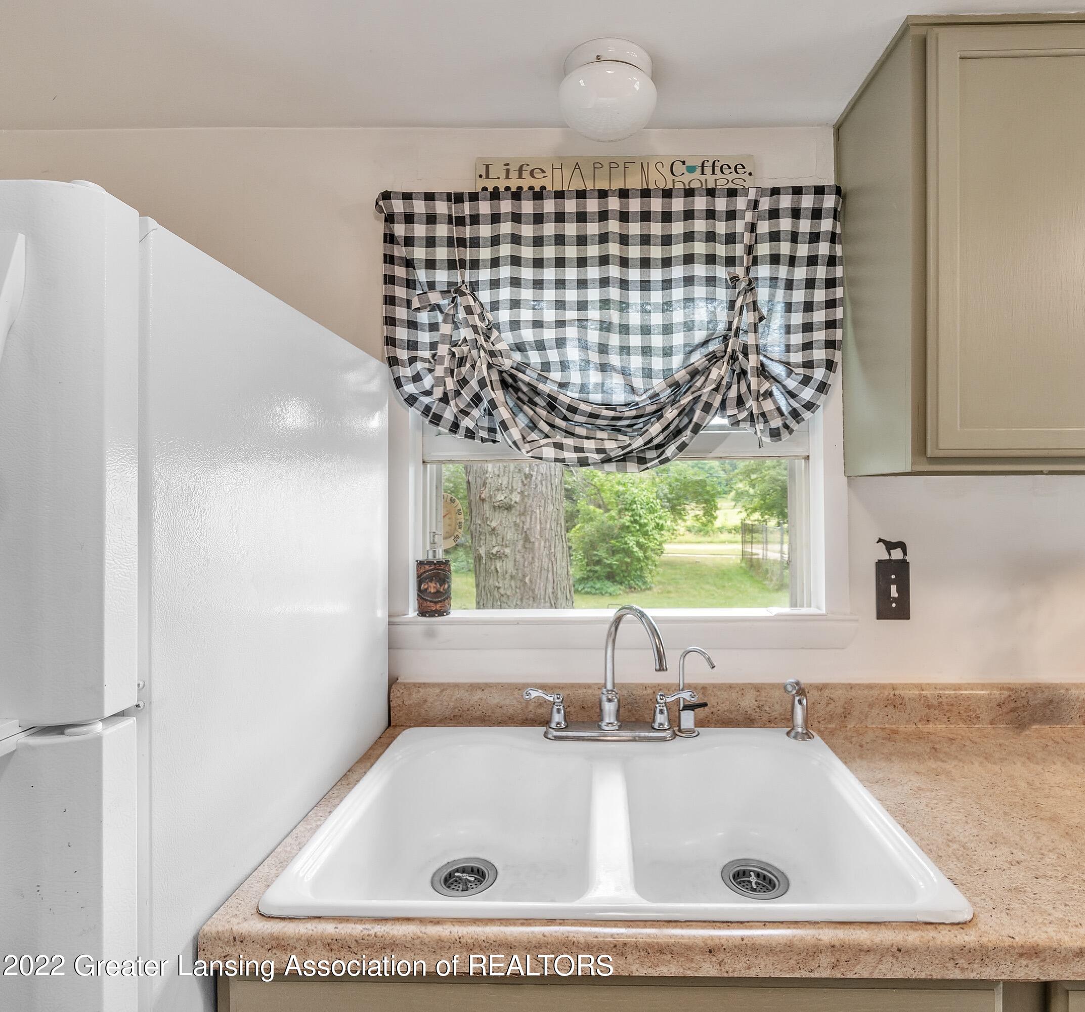 5939 Harper Road Holt, MI 48842 - Photo 13 of 34 Kitchen