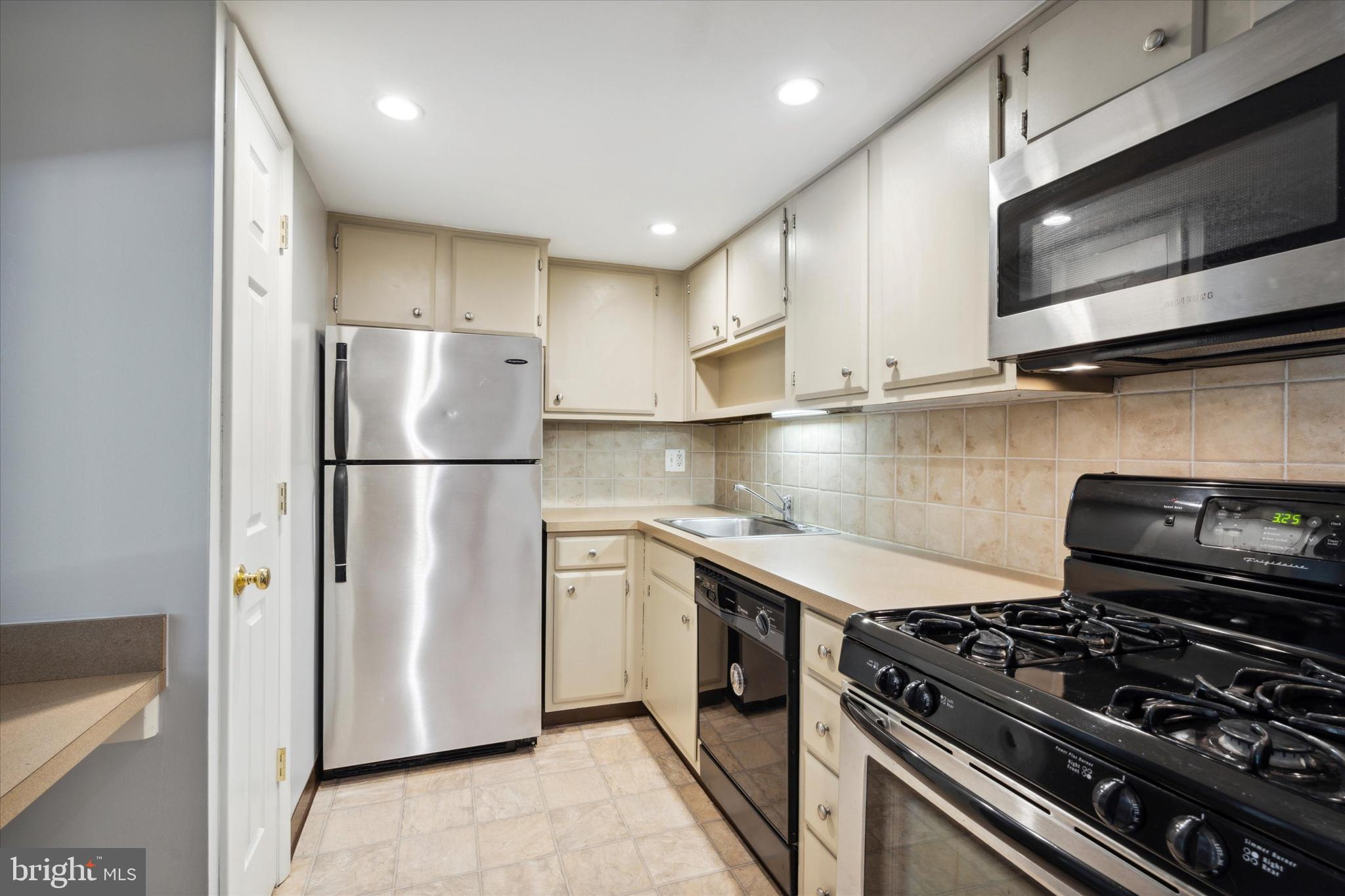 70 Old Forge Crossing Devon, PA 19333 - Photo 3 of 15 kitchen