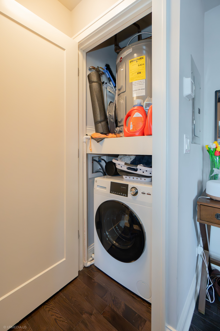 Undisclosed Address Chicago, IL 60614 - Photo 9 of 12