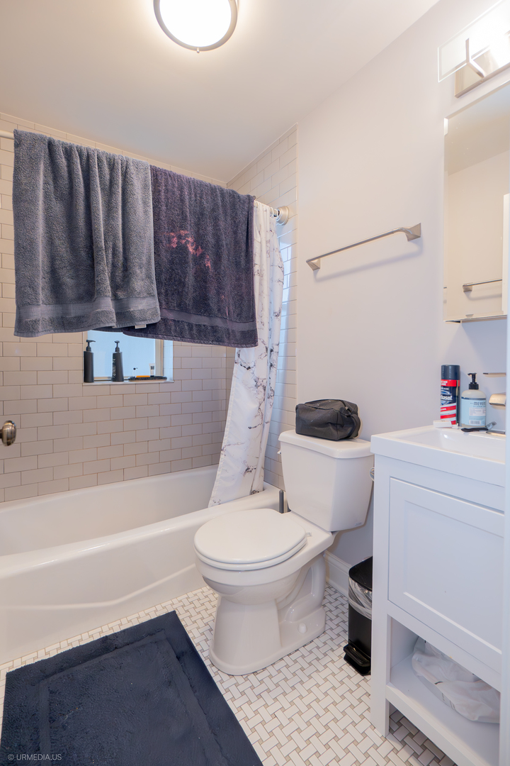 Undisclosed Address Chicago, IL 60614 - Photo 10 of 12