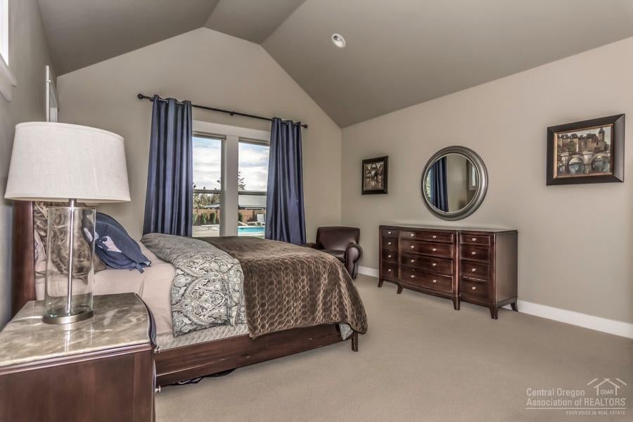 63528 Old Deschutes Road Bend, OR 97701 - Photo 4 of 25 Gallery Image 4
