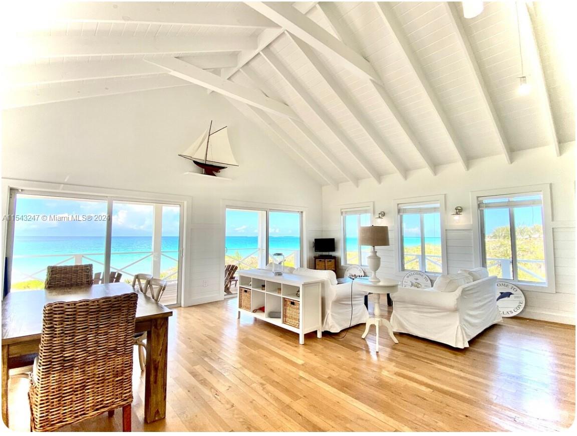 6892 Great Harbour Dr  