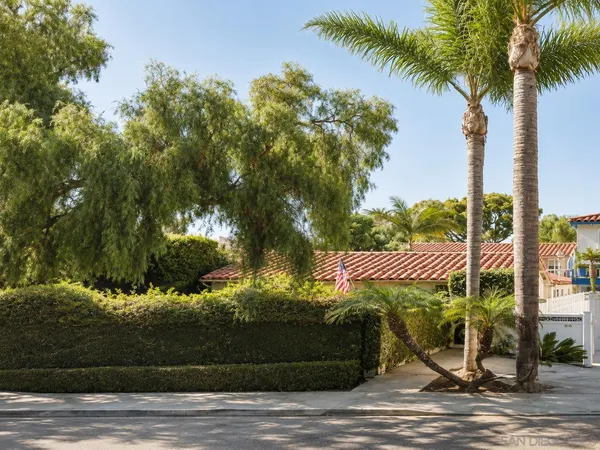 $4,999,999 | 950 B Avenue, Coronado, CA 92118