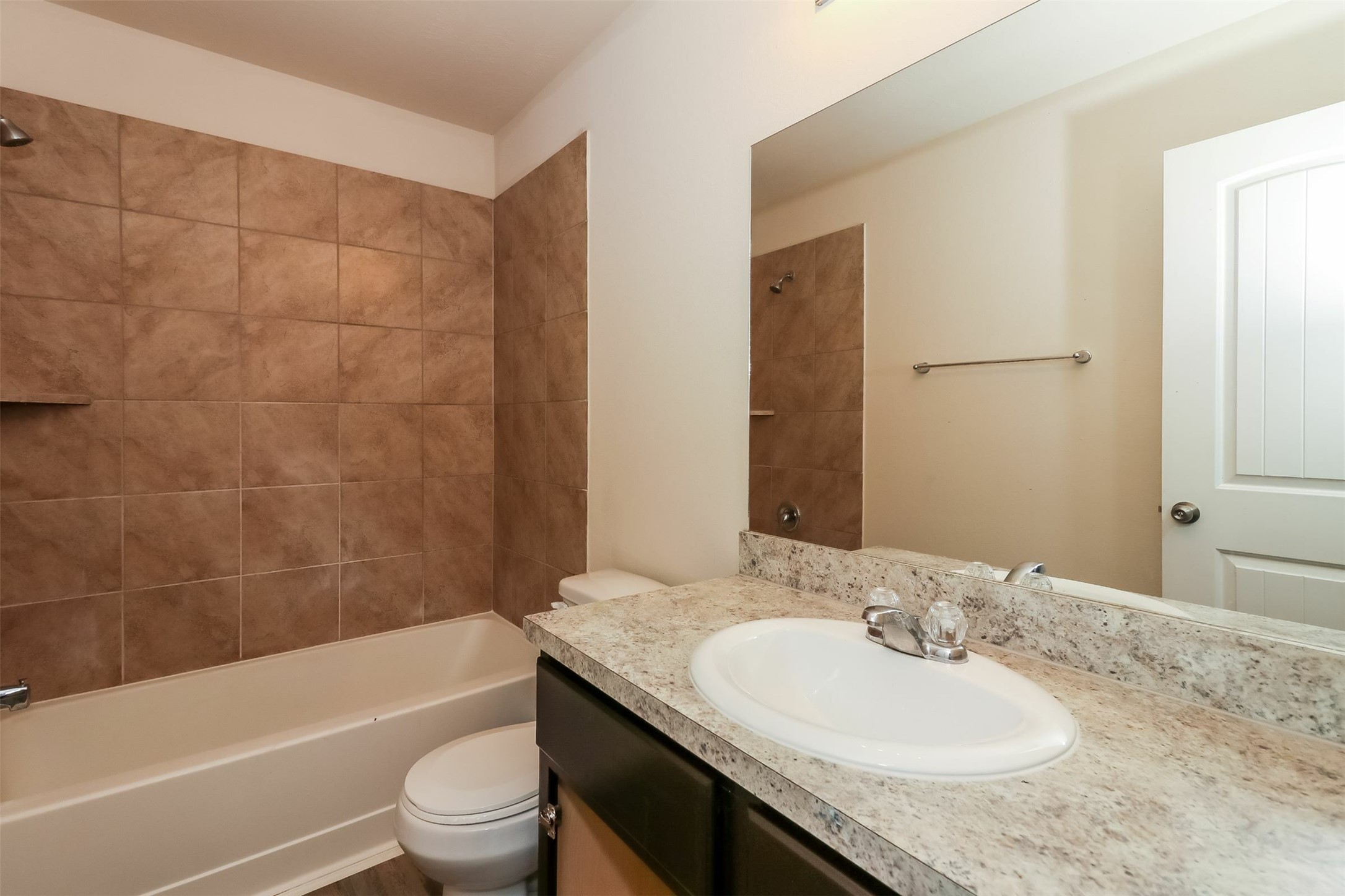 6114 Peaceful Ridge Drive Houston, TX 77048 - Photo 8 of 12 Photos may be representative of the floor plan and not the exact home. Finishes, layout, and features of the actual property for lease may vary.