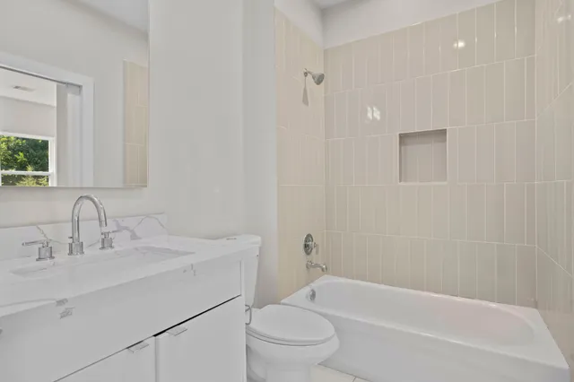 a close view of a bathtub in a bathroom