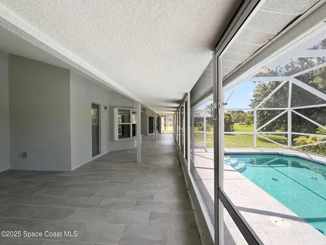a view of a utility room with washer and dryer