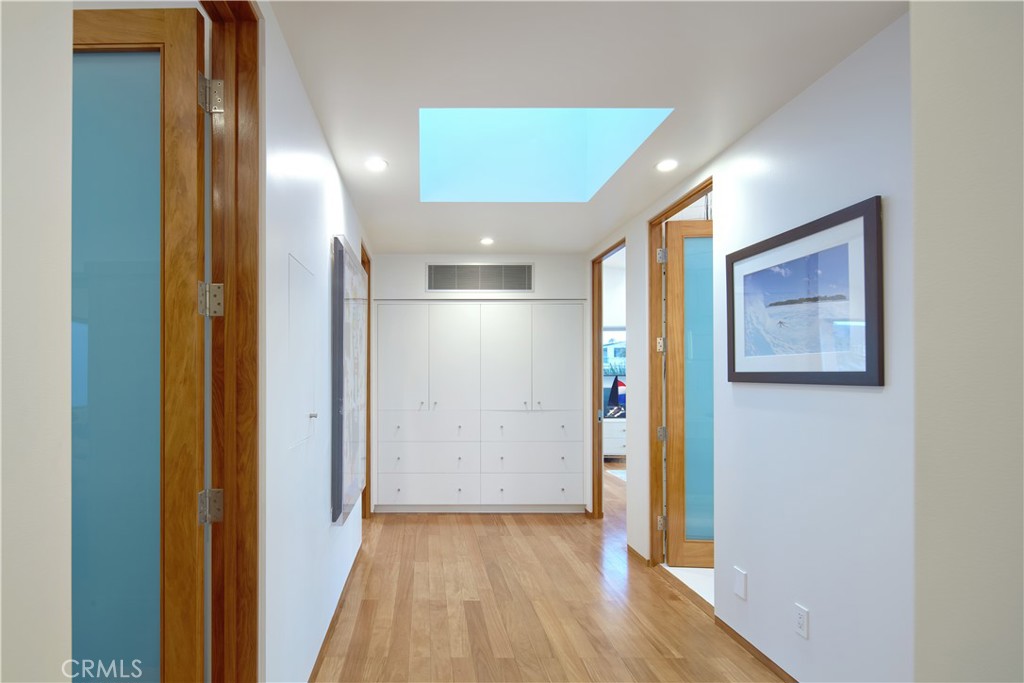 1042 West Bay Avenue Newport Beach, CA 92661 - Photo 28 of 37