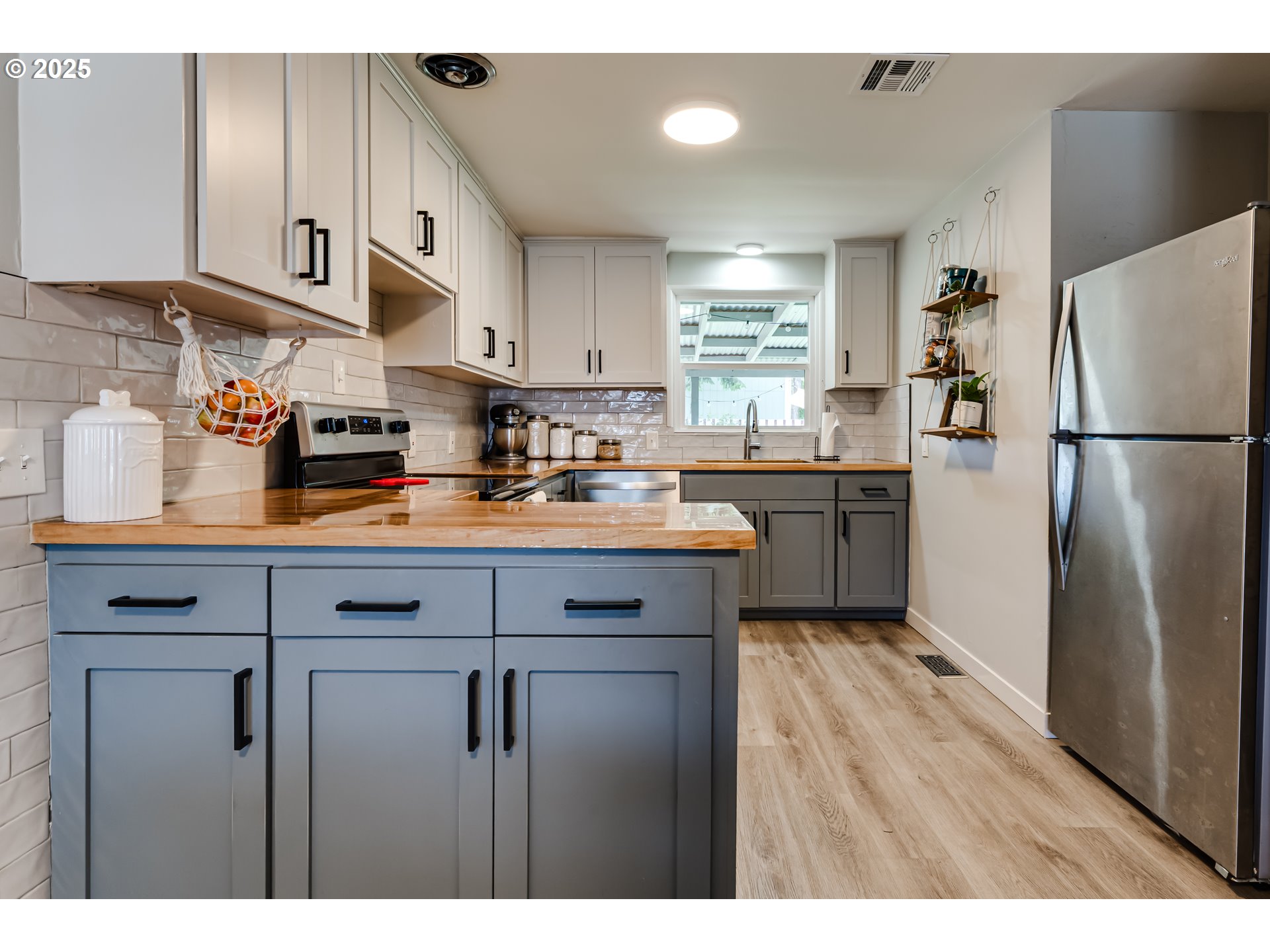 680 North Bertelsen Road Eugene, OR 97402 - Photo 6 of 25 Gallery Image 6