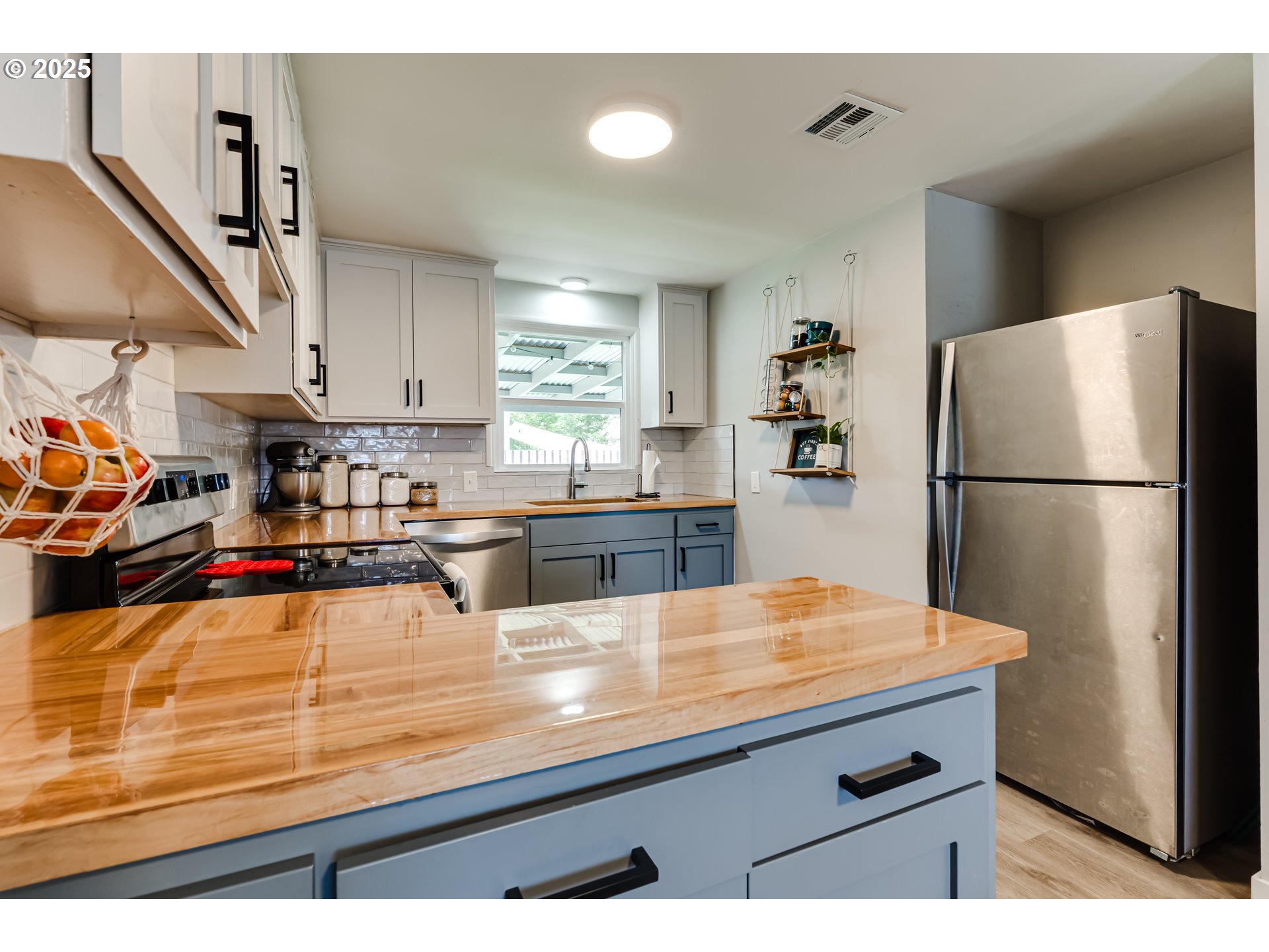 680 North Bertelsen Road Eugene, OR 97402 - Photo 8 of 25 Gallery Image 8