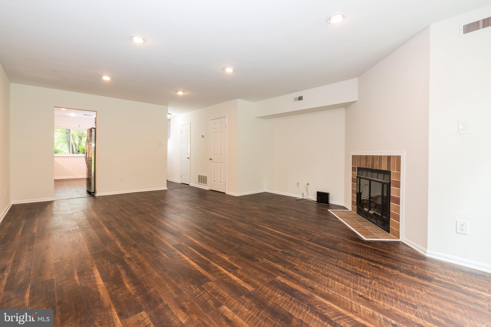 336 Brigade Court Chesterbrook, PA 19087 - Photo 10 of 29 Living Room