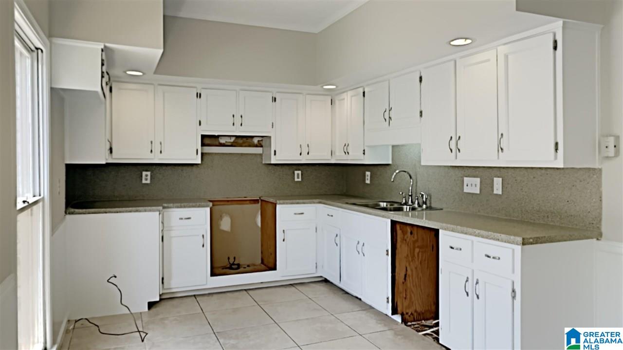 2405 Richelieu Lane Birmingham, AL 35216 - Photo 4 of 13