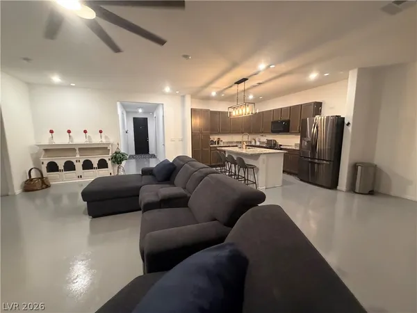 $2,100 | 5576 South Gilliam Street, Pahrump, NV 89061