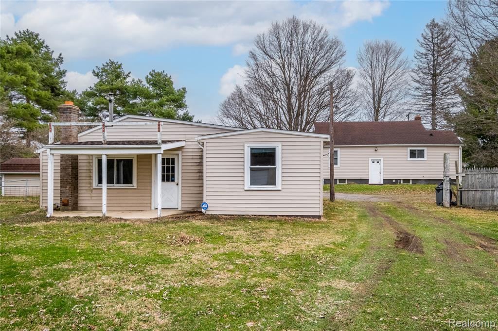 8219 North Genesee Road Mount Morris, MI 48458 - Photo 14 of 28