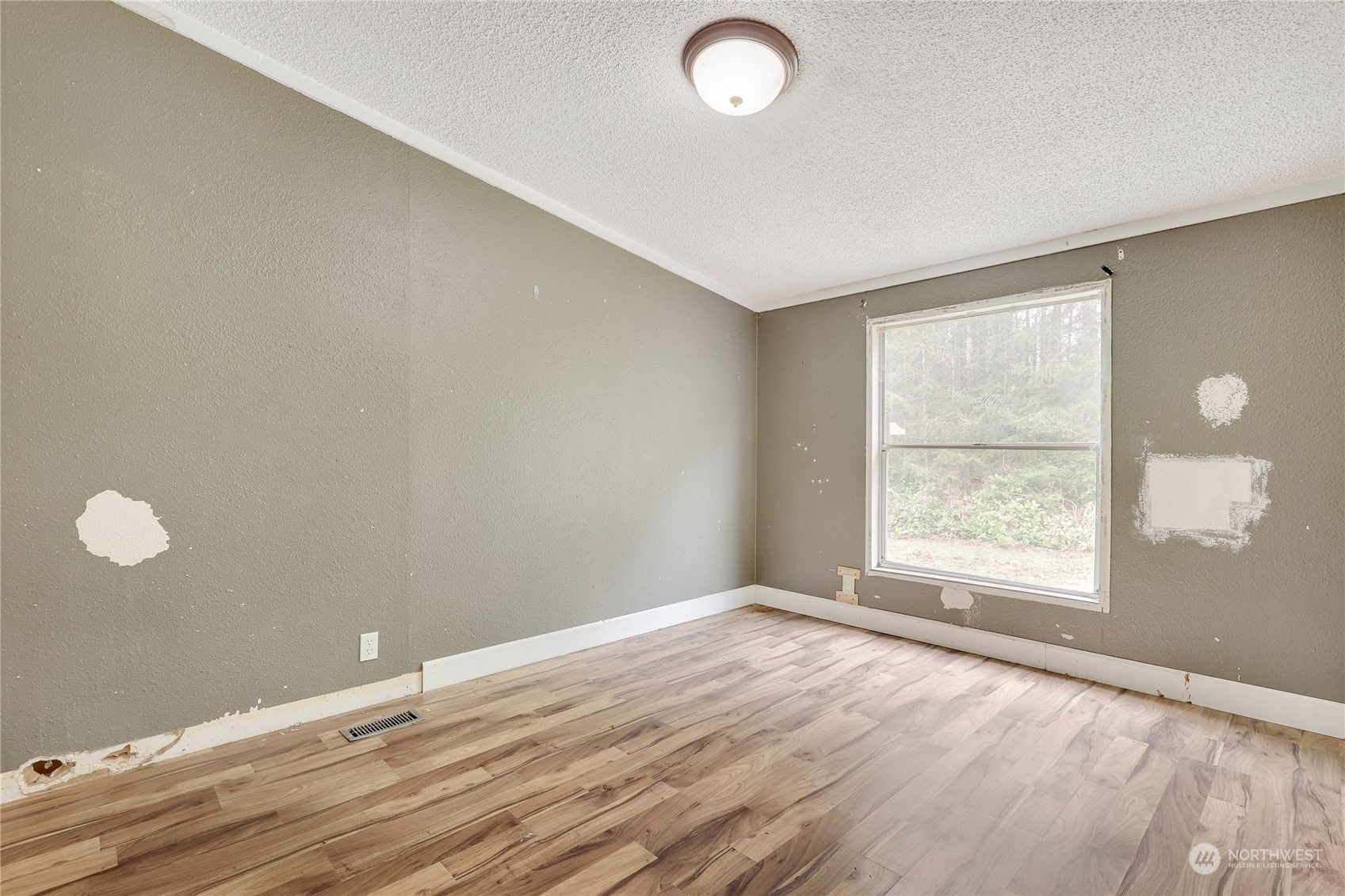 4155 Southwest Hunter Road Port Orchard, WA 98367 - Photo 10 of 26 Gallery Image 10