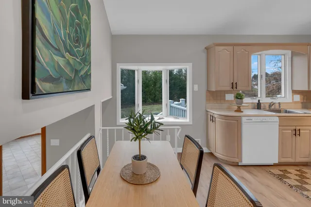 $555,000 | 122 Leeds Road, Mount Laurel, NJ 08054