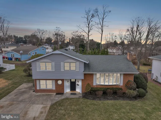 $555,000 | 122 Leeds Road, Mount Laurel, NJ 08054