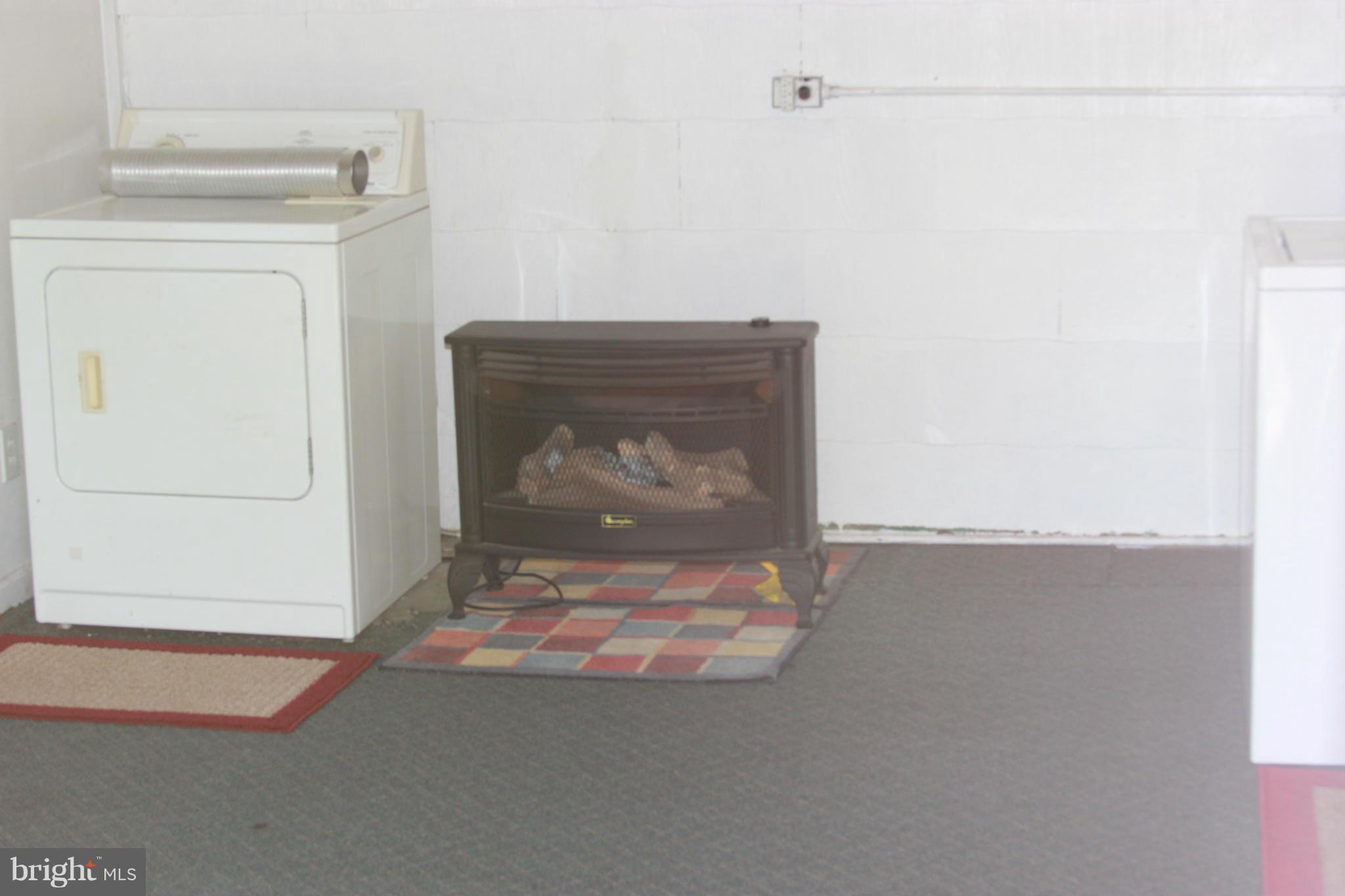 7720 North Cove Road Baltimore, MD 21219 - Photo 12 of 14 Interior (General)