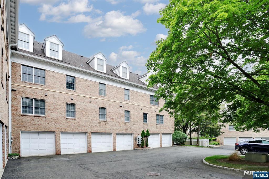 117B South Maple Avenue, Unit B Park Ridge, NJ 07656 - Photo 32 of 37 Gallery Image 32