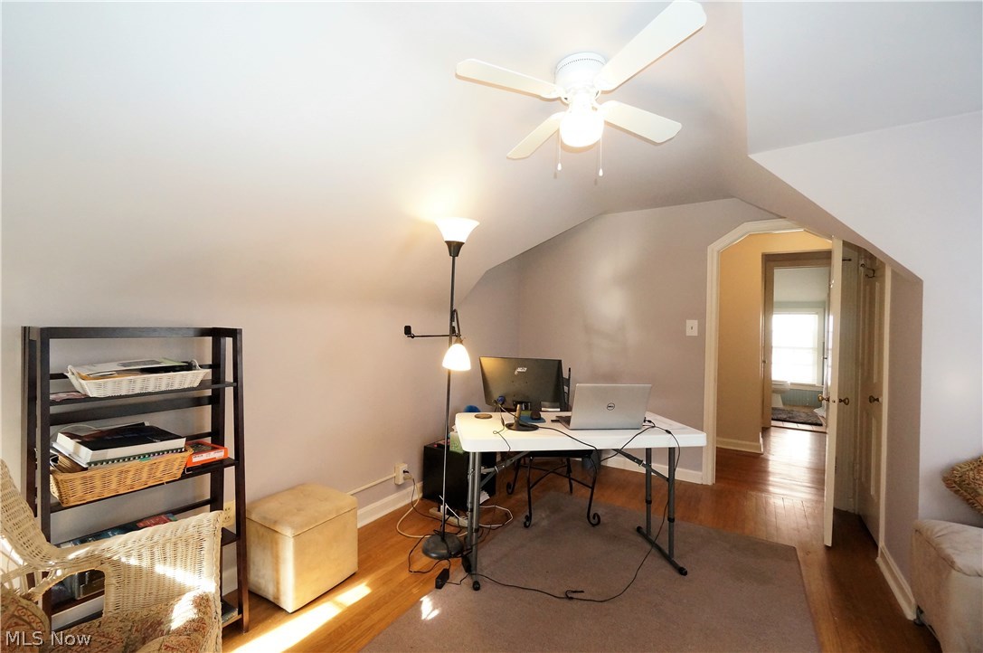 2373 Queenston Road Cleveland, OH 44118 - Photo 17 of 33 Gallery Image 17