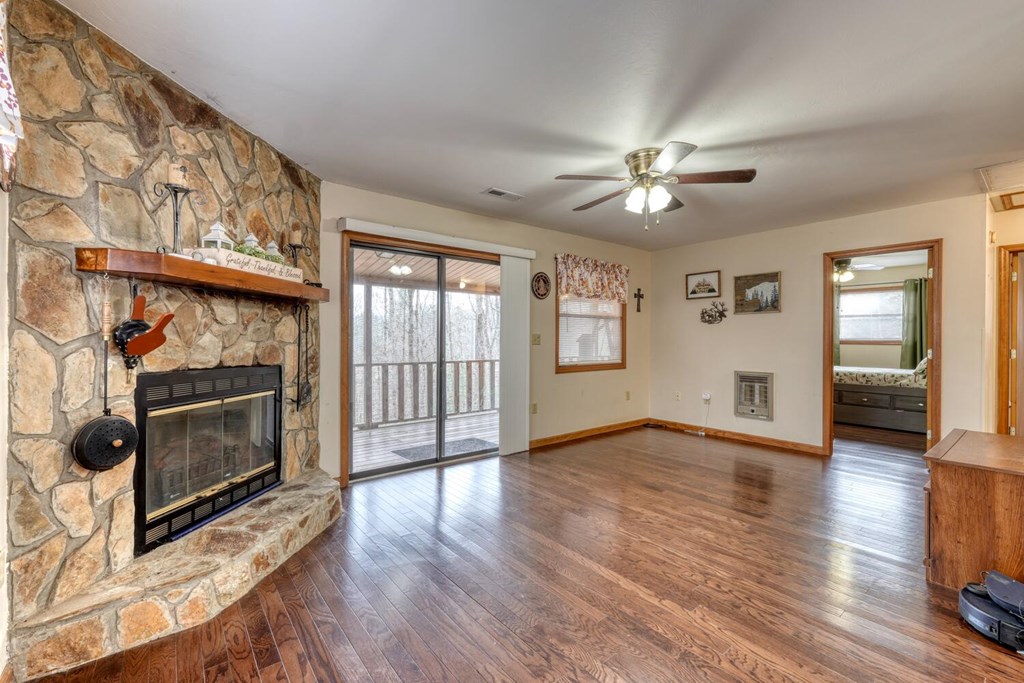 54 Hideaway Lane Murphy, NC 28906 - Photo 3 of 20