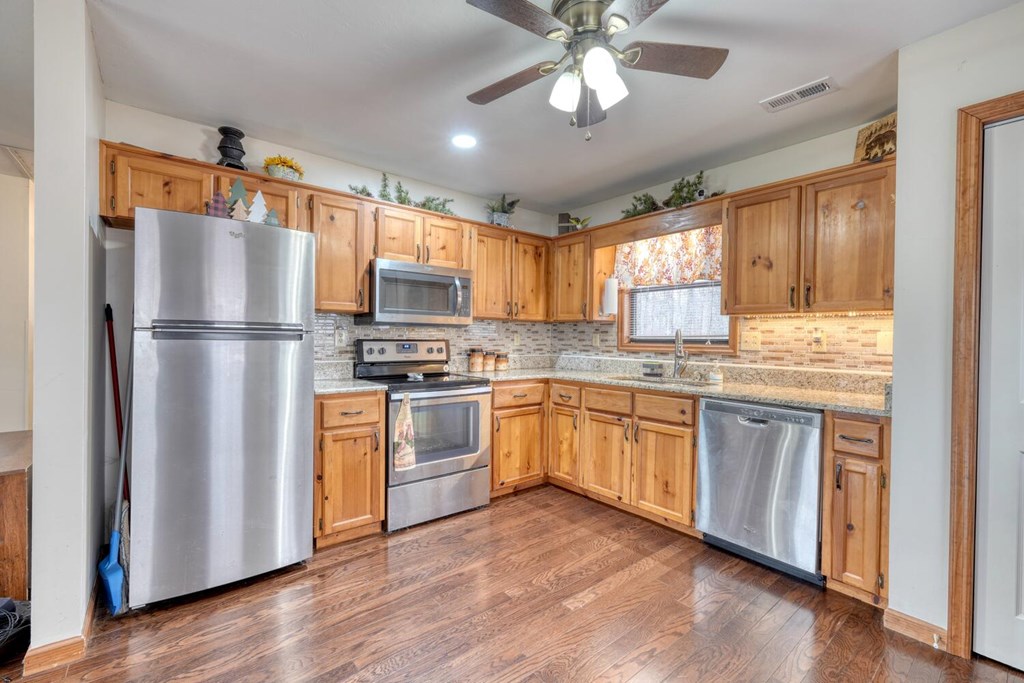54 Hideaway Lane Murphy, NC 28906 - Photo 7 of 20