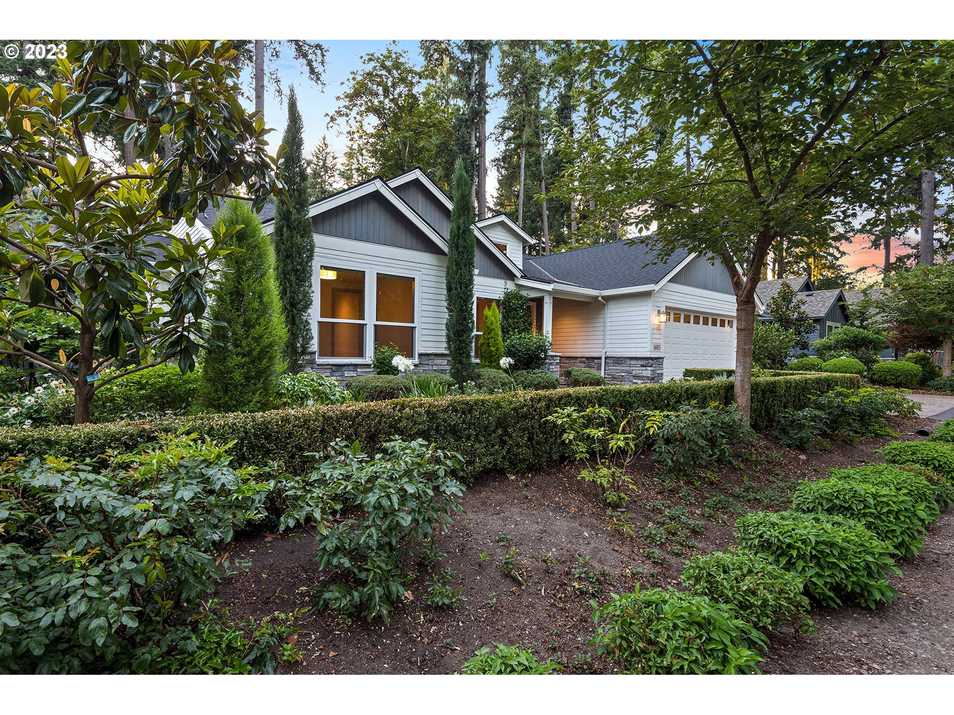 4665 Firwood Road Lake Oswego, OR 97035 - Photo 3 of 35 Gallery Image 3