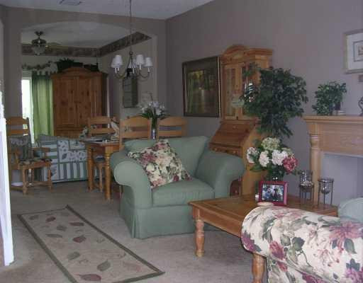 2015 Southwest 101st Lane, Unit 2015 Miramar, FL 33025 - Photo 4 of 8 Living Room