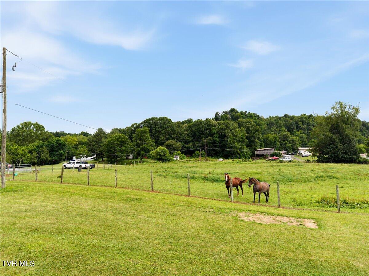 122 South Fork Road Marion, VA 24354 - Photo 3 of 70 24-WBP-S-Fork-24