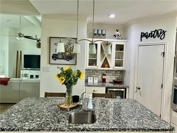 $3,850 | 13933 Suntan Avenue, Corpus Christi, TX 78418