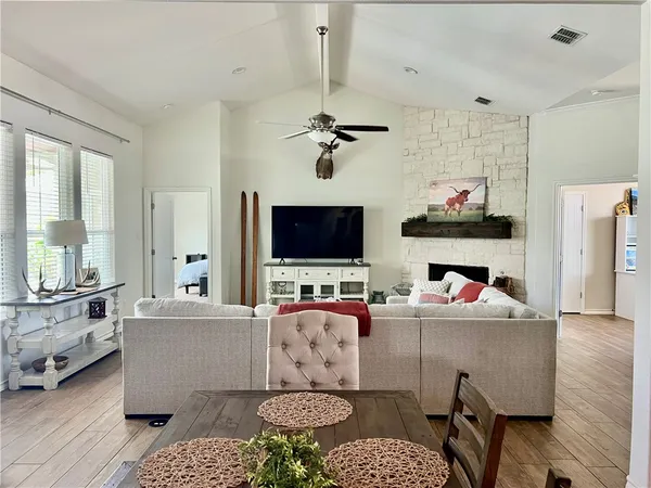 $3,850 | 13933 Suntan Avenue, Corpus Christi, TX 78418