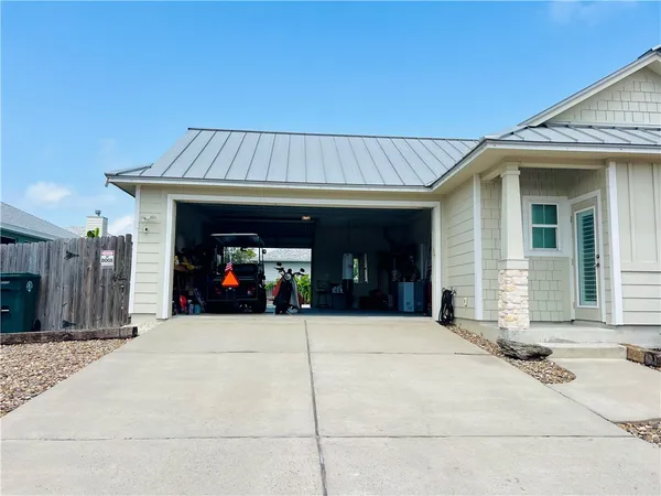 $3,850 | 13933 Suntan Avenue, Corpus Christi, TX 78418