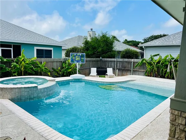 $3,850 | 13933 Suntan Avenue, Corpus Christi, TX 78418