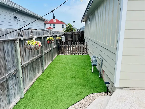 $3,850 | 13933 Suntan Avenue, Corpus Christi, TX 78418