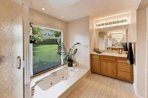 $675,000 | 611 West Whiting Lane, Arlington Heights, IL 60004