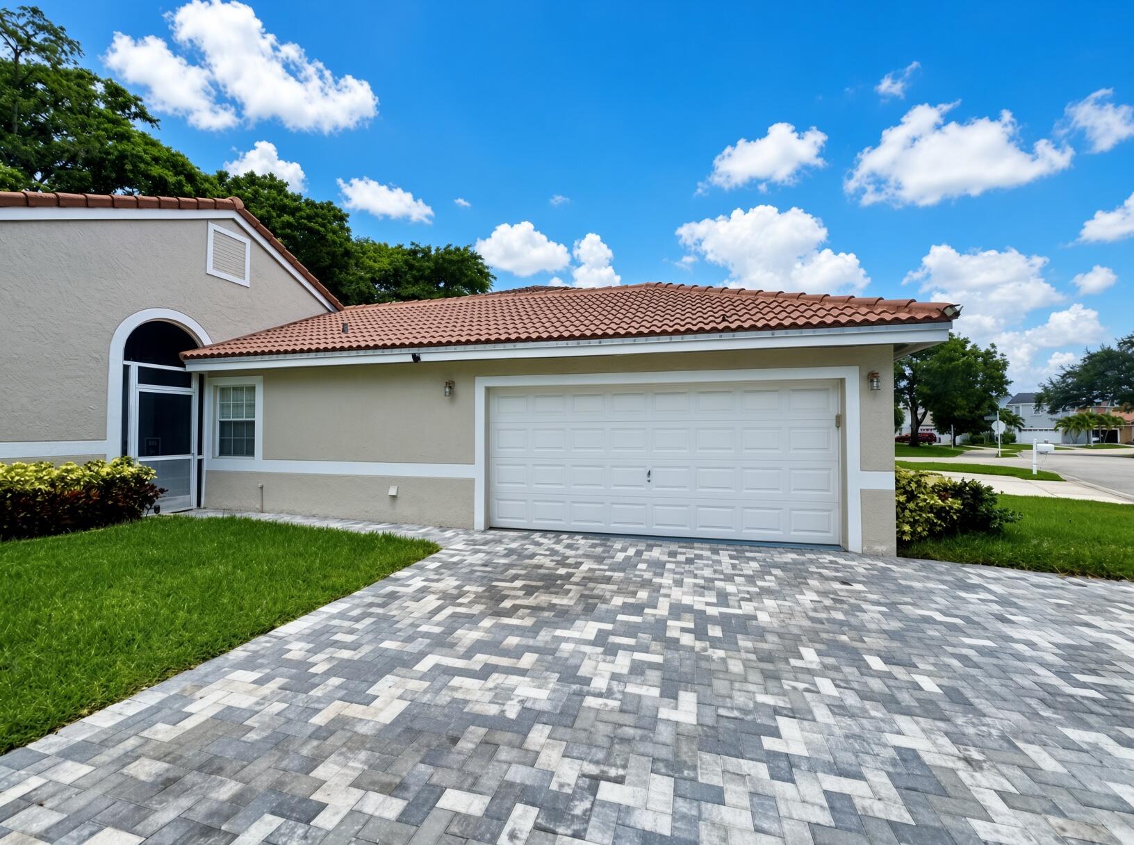 10160 Festival Way Boca Raton, FL 33428 - Photo 3 of 29 Garage