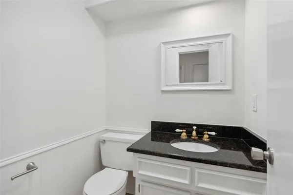 $3,150 | 10447 Barrywood Drive, Dallas, TX 75230