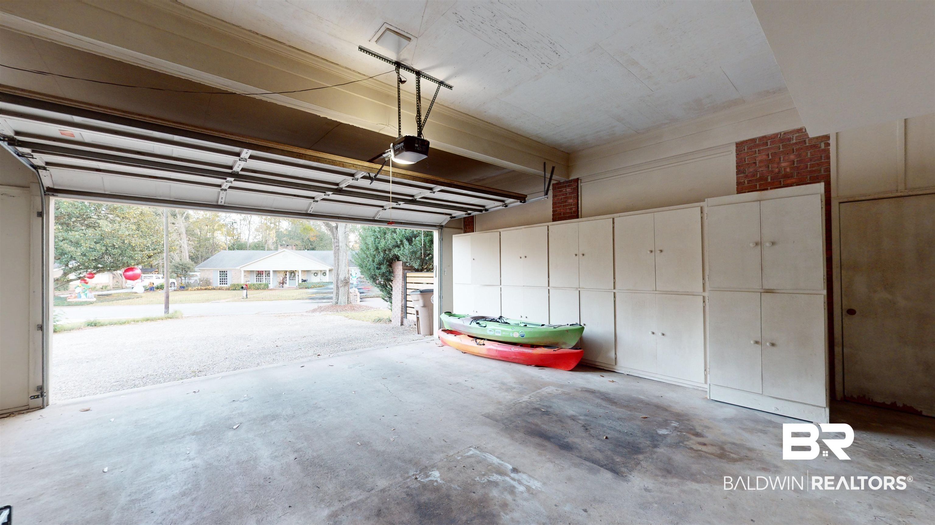 3904 South Ashley Drive Mobile, AL 36608 - Photo 25 of 28 Garage