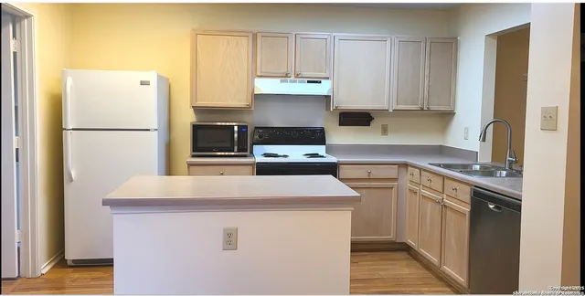 $1,650 | 8311 Tavern Point, San Antonio, TX 78254