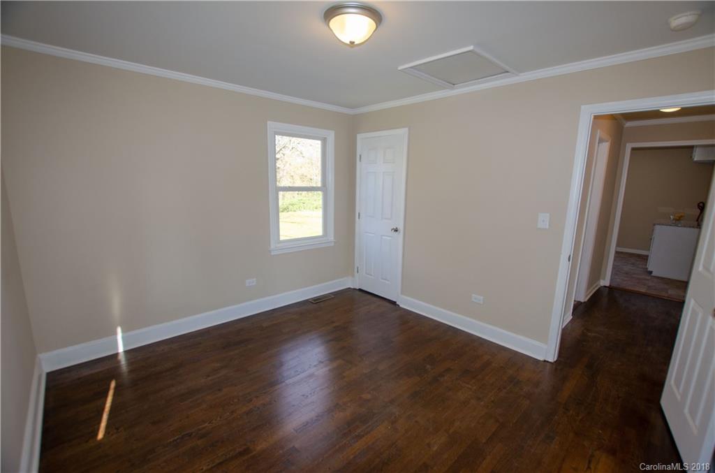 216 Queens Road Gastonia, NC 28052 - Photo 8 of 11