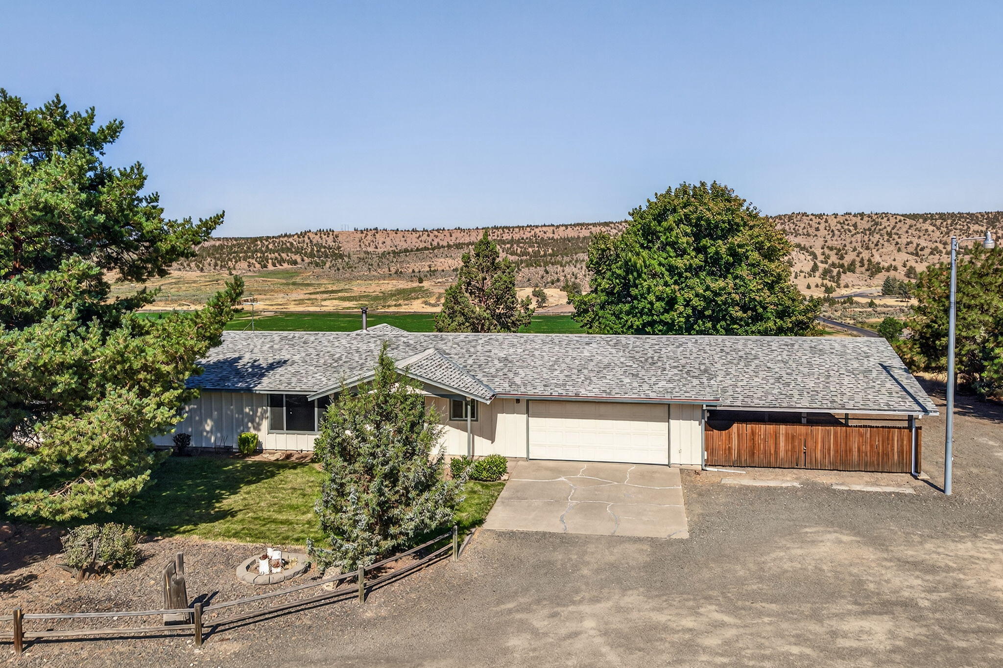 951 Southeast Rancho Lane Madras, OR 97741 - Photo 32 of 48 Attached 2-Car Garage & Carport
