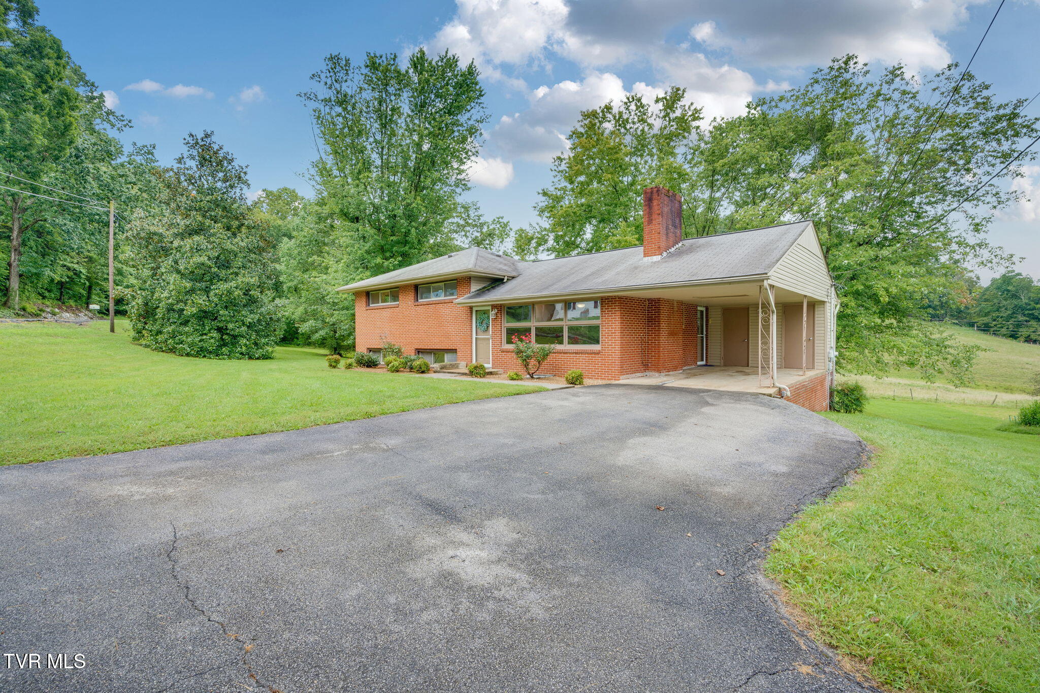 845 Emory Church Road Kingsport, TN 37664 - Photo 3 of 34 003
